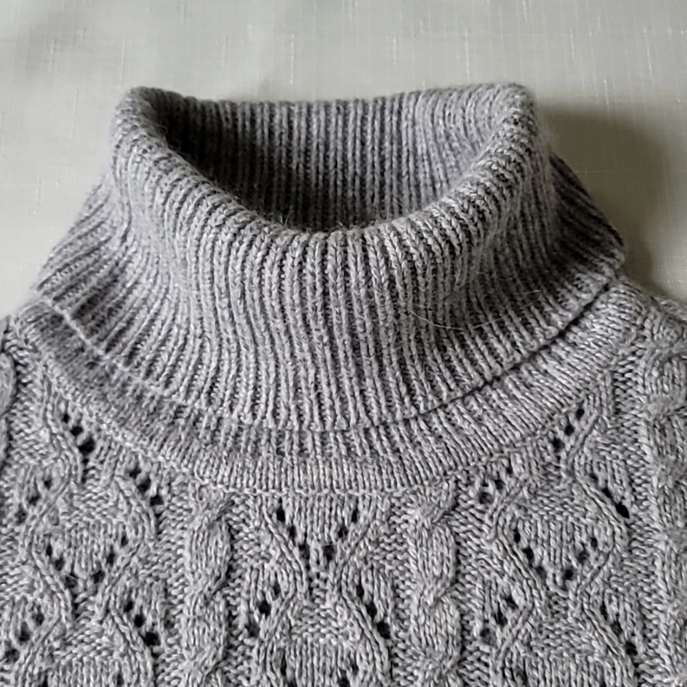 NWOT Michael Kors Gray Turtleneck Sweater, Size S - Picture 9 of 12
